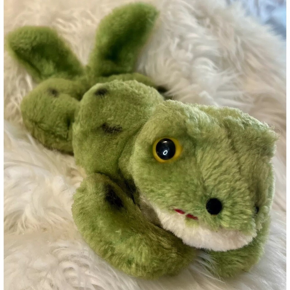 Vintage 1976 Dakin Green Frog Plush 11" Yellow Eyes Nutshell Clippings Korea